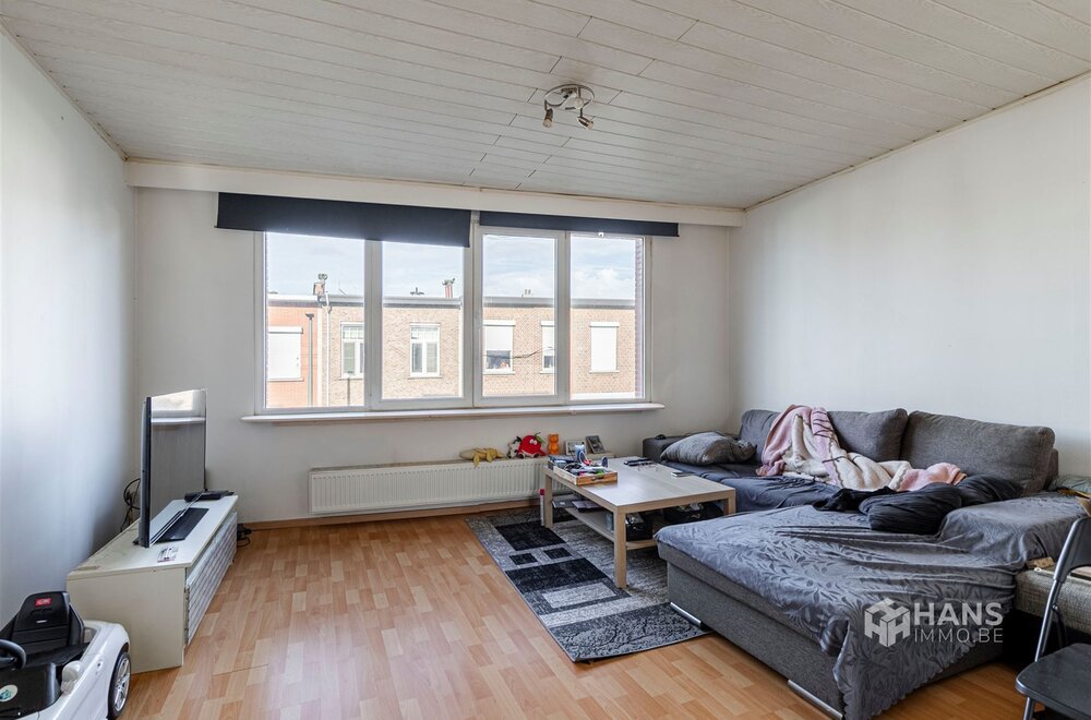opbrengsteigendom-200-m-bestaande-uit-4-wooneenheden-in-deurne003.jpg