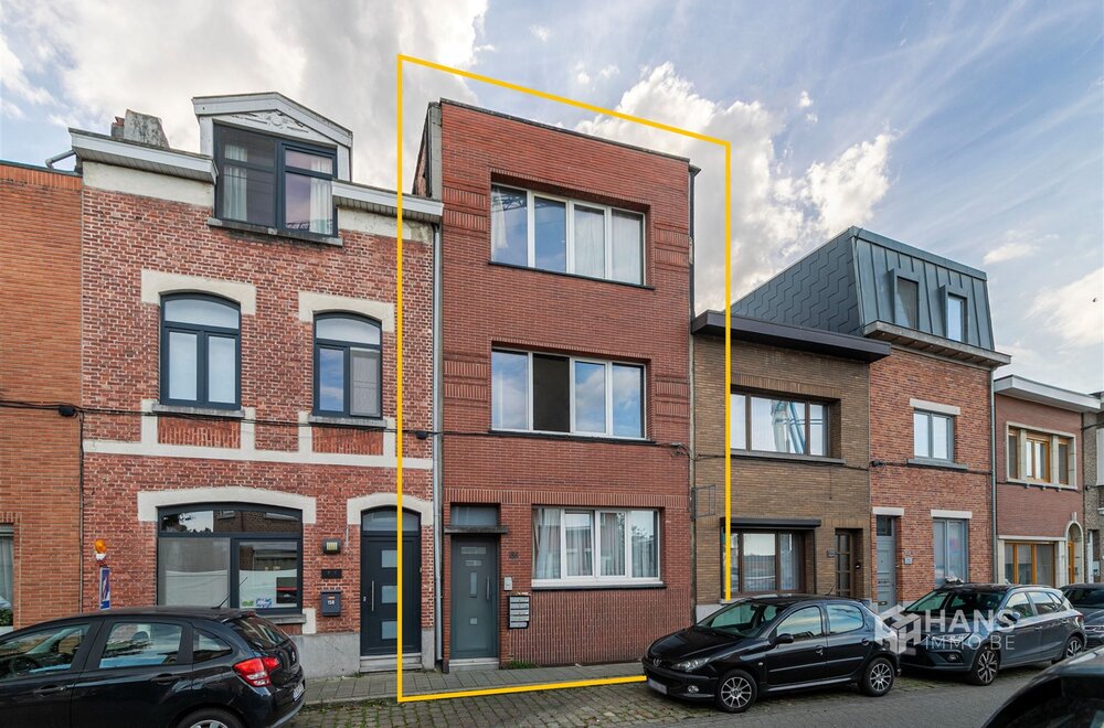 opbrengsteigendom-200-m-bestaande-uit-4-wooneenheden-in-deurne020.jpg