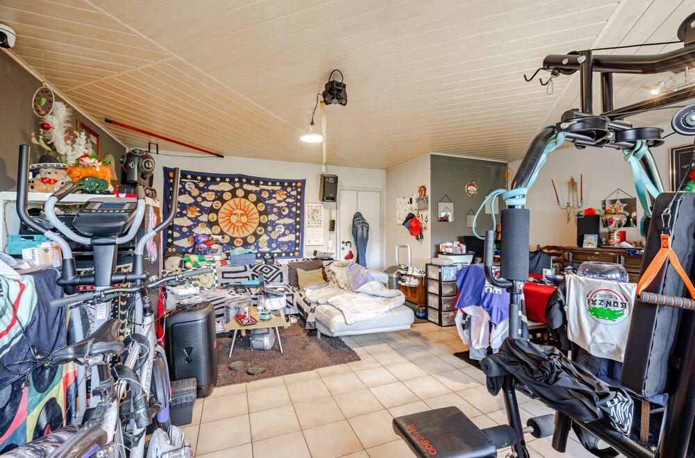 gelijkvloers-appartement-met-n-slaapkamer-grote-tuin-en-garage005.jpg