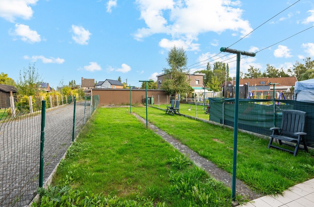 gelijkvloers-appartement-met-n-slaapkamer-grote-tuin-en-garage012.jpg