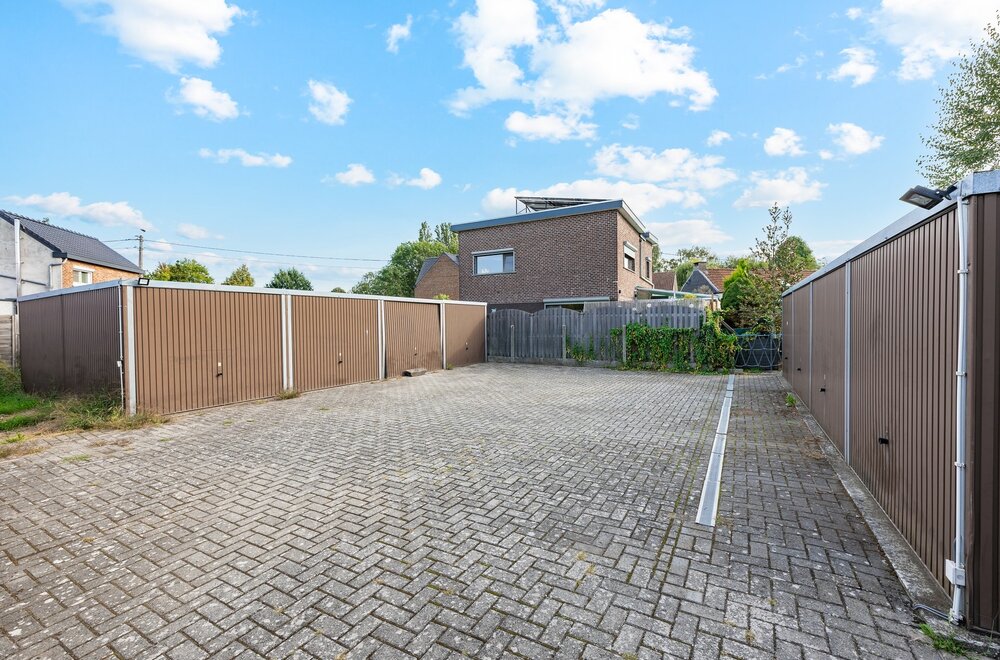 gelijkvloers-appartement-met-n-slaapkamer-grote-tuin-en-garage014.jpg