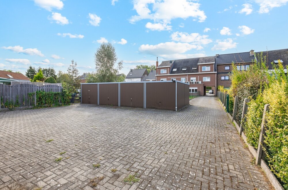 gelijkvloers-appartement-met-n-slaapkamer-grote-tuin-en-garage015.jpg