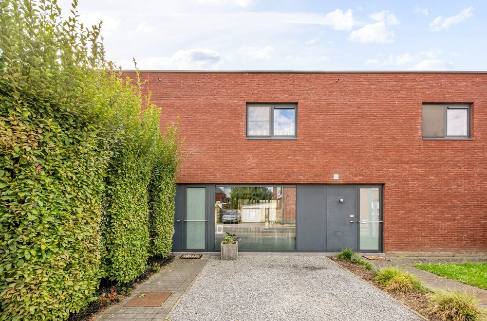 instapklaar-104-m-3-kamers-zuidgerichte-stadstuin-priv-parking-met-laadpaal005.jpg