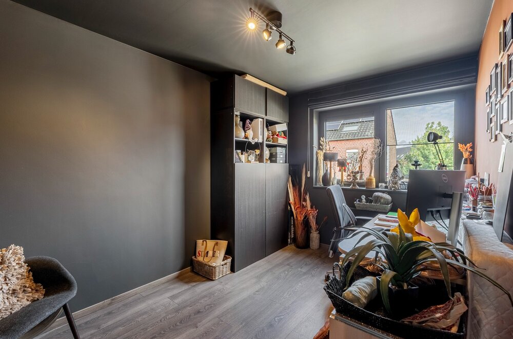 instapklaar-104-m-3-kamers-zuidgerichte-stadstuin-priv-parking-met-laadpaal019.jpg