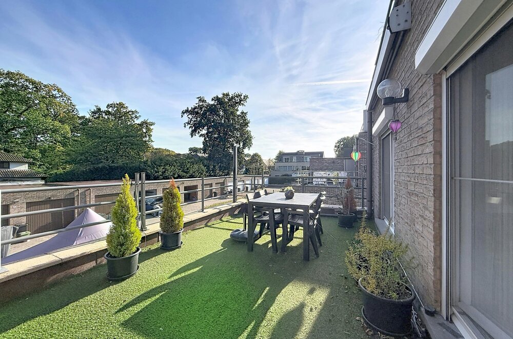 appartement-met-2-slaapkamers-terras-en-garage-in-gooreind020.jpg