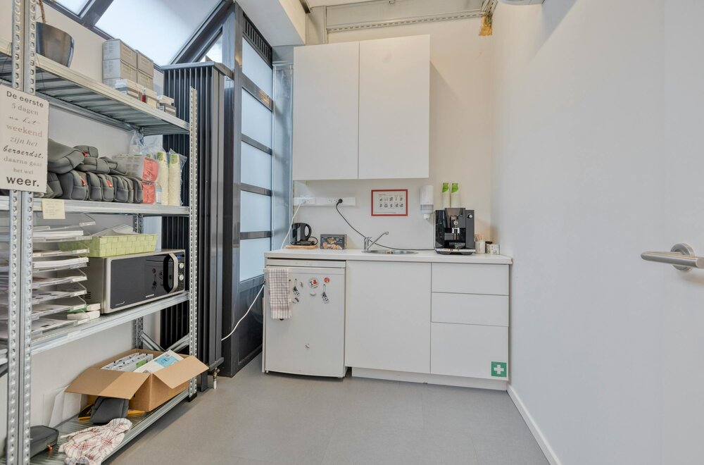 handelspand-met-triplexappartement-en-gunstig-rendement-009.jpg