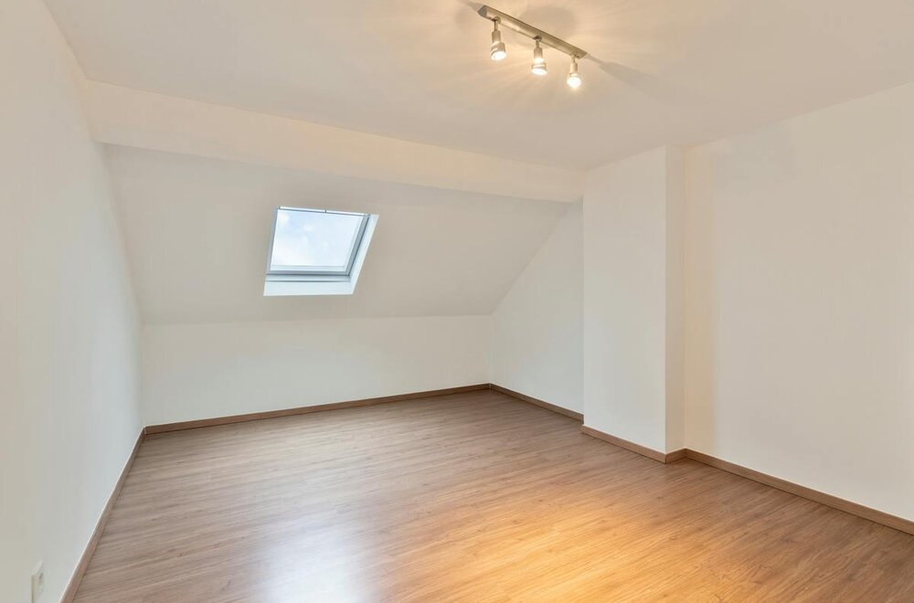 ruim-huis-te-koop-met-6-slaapkamers-in-blankenberge-centrum016.jpg