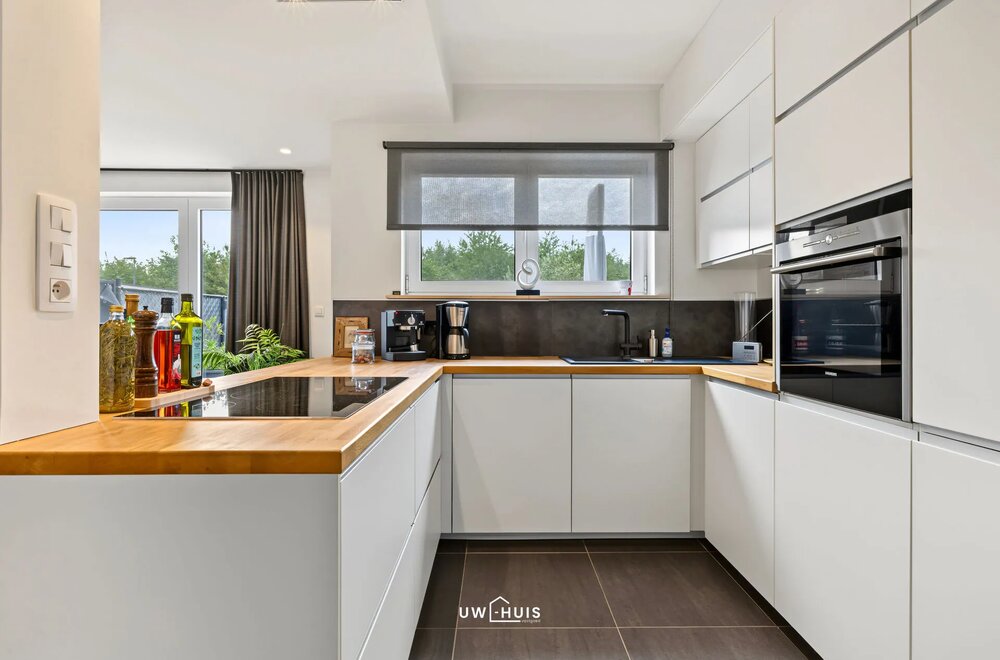 energiezuinige-halfopen-bebouwing-met-3-slaapkamers-en-gezellige-tuin-in-verrebroek006.jpg