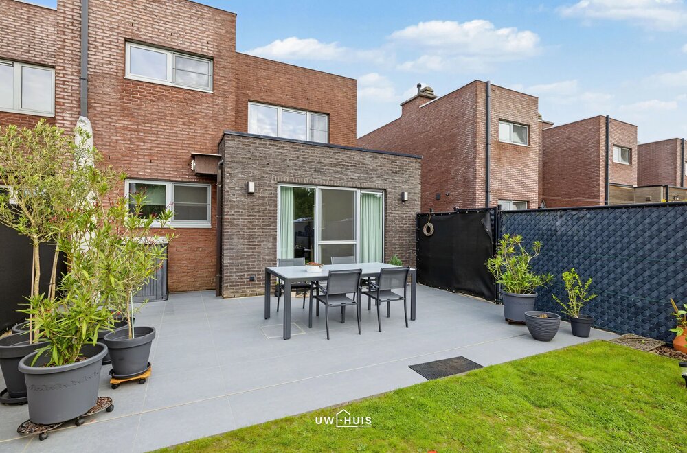 energiezuinige-halfopen-bebouwing-met-3-slaapkamers-en-gezellige-tuin-in-verrebroek013.jpg