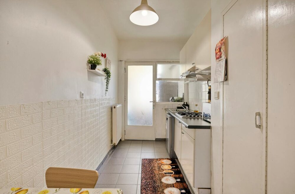 ruim-appartement-met-2-slaapkamers-te-koop-in-wilrijk004.jpg