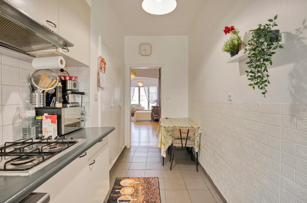 ruim-appartement-met-2-slaapkamers-te-koop-in-wilrijk005.jpg