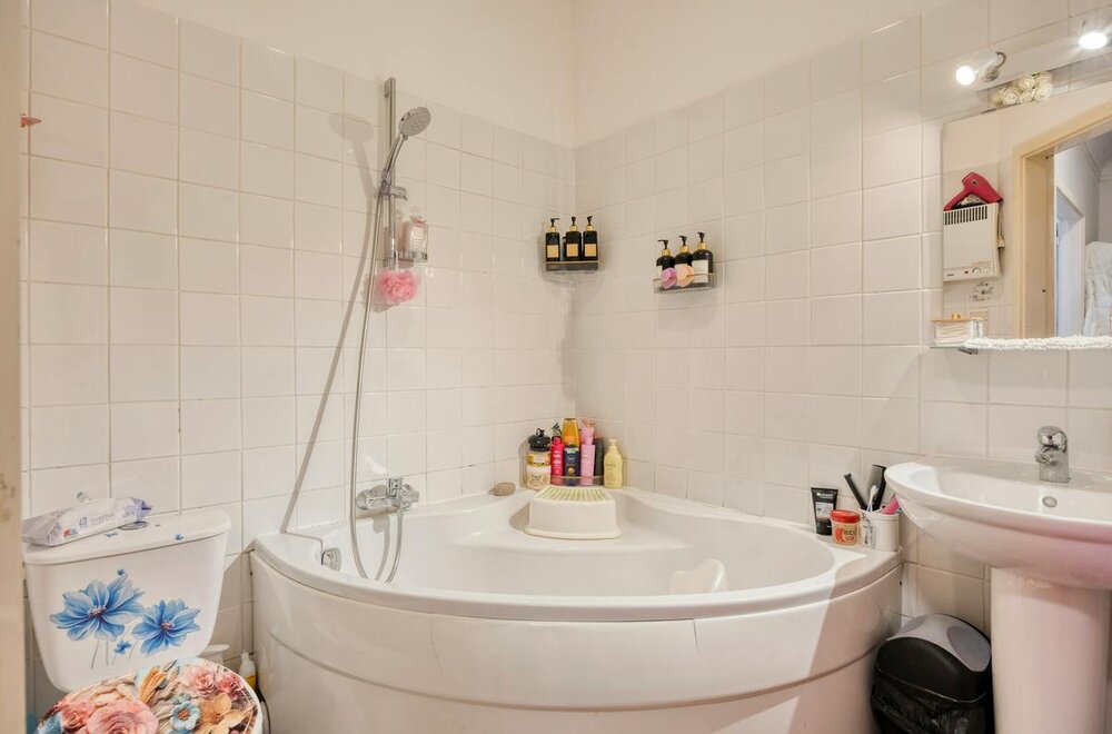 ruim-appartement-met-2-slaapkamers-te-koop-in-wilrijk010.jpg