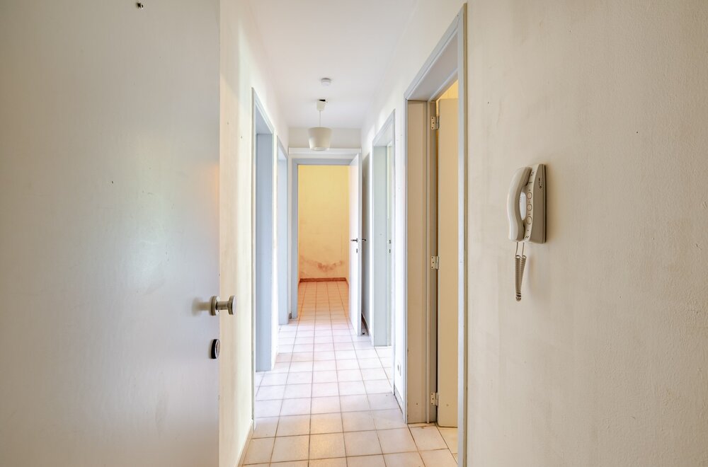 appartement-op-de-eerste-verdieping-met-twee-slaapkamers-en-garage002.jpg
