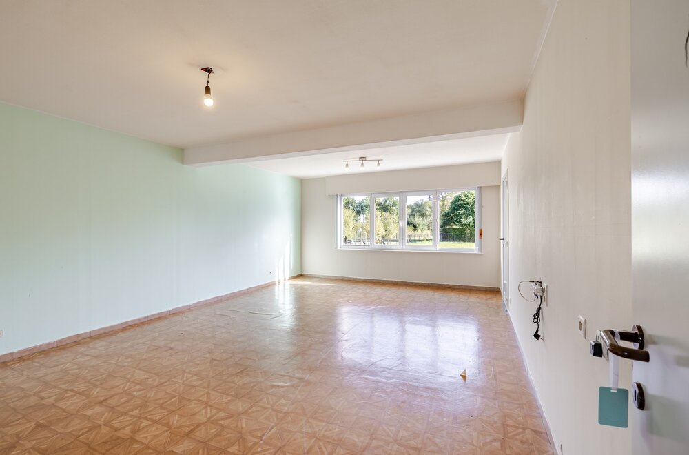 appartement-op-de-eerste-verdieping-met-twee-slaapkamers-en-garage006.jpg
