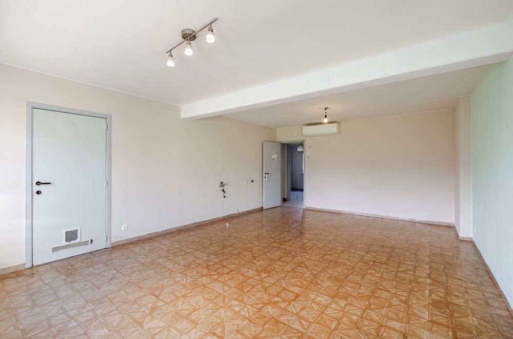 appartement-op-de-eerste-verdieping-met-twee-slaapkamers-en-garage008.jpg