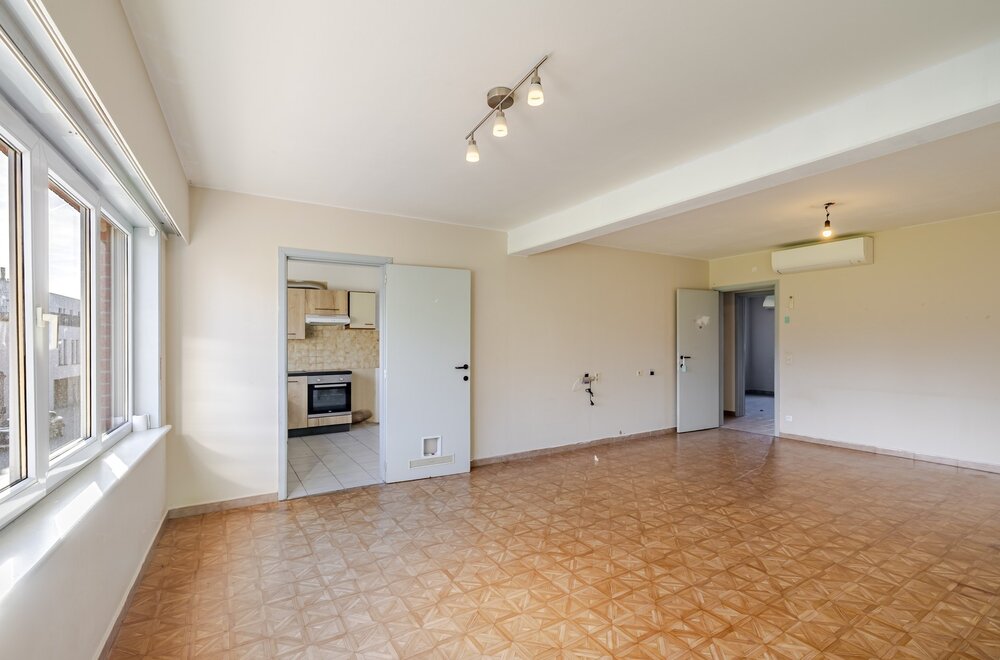 appartement-op-de-eerste-verdieping-met-twee-slaapkamers-en-garage009.jpg