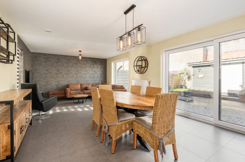 recente-woning-met-3-slaapkamers-en-garage-in-de-klinge004.jpg