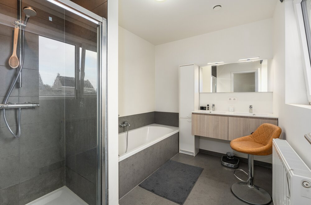 recente-woning-met-3-slaapkamers-en-garage-in-de-klinge010.jpg