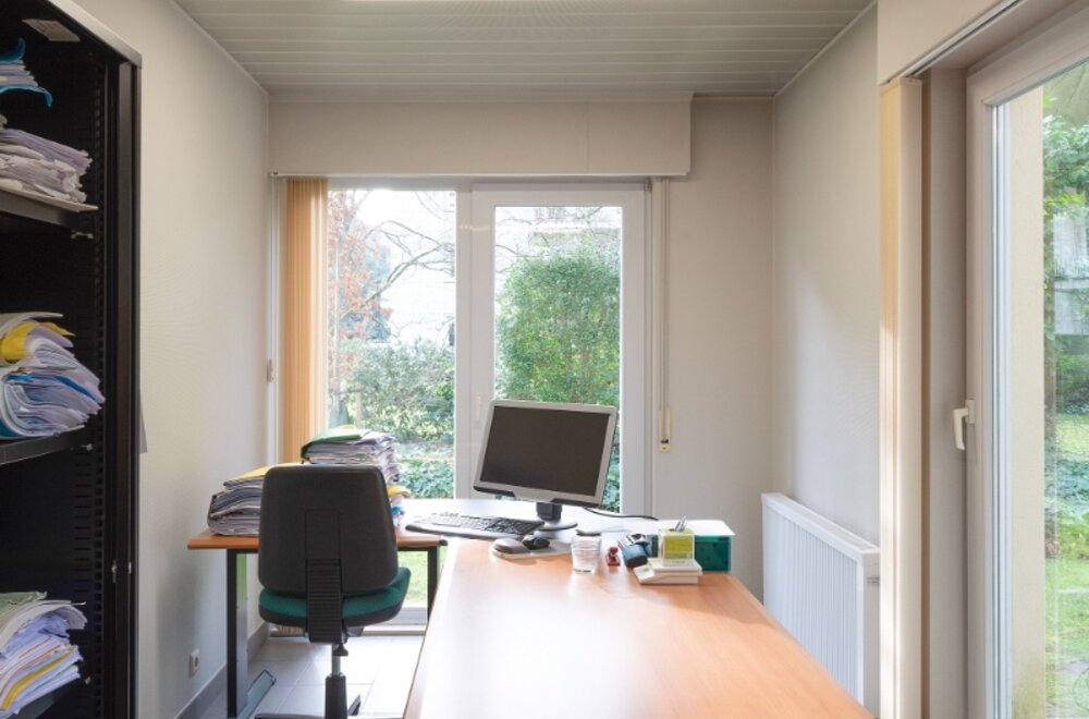ruim-en-lichtrijk-kantoor-met-tal-van-mogelijkheden-op-vlot-bereikbare-locatie009.jpg
