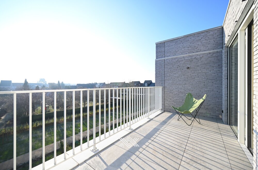 woning-met-vier-slaapkamers-zonneterras-en-tuin026.jpg