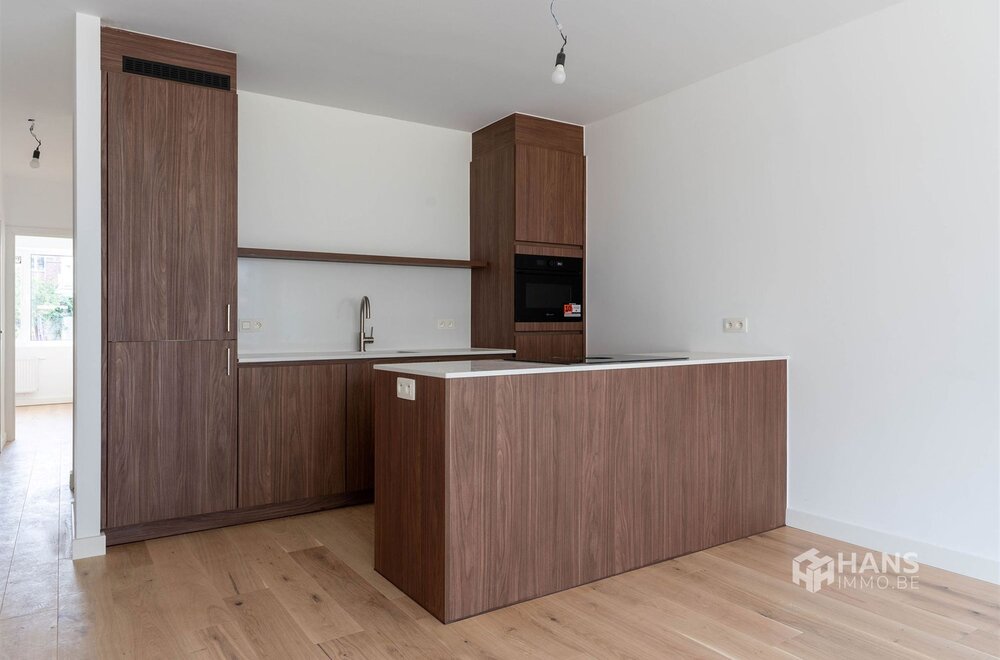 volledig-gerenoveerd-gelijkvloersappartement-76-m-met-tuin-153-m-in-deurne007.jpg