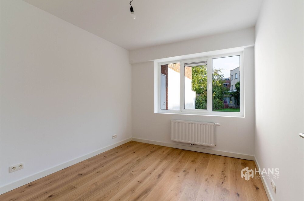 volledig-gerenoveerd-gelijkvloersappartement-76-m-met-tuin-153-m-in-deurne016.jpg