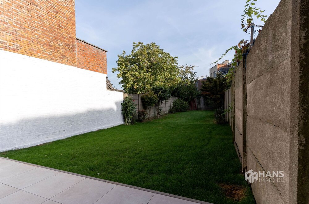 volledig-gerenoveerd-gelijkvloers-met-een-priv-tuin-van-153-m-020.jpg