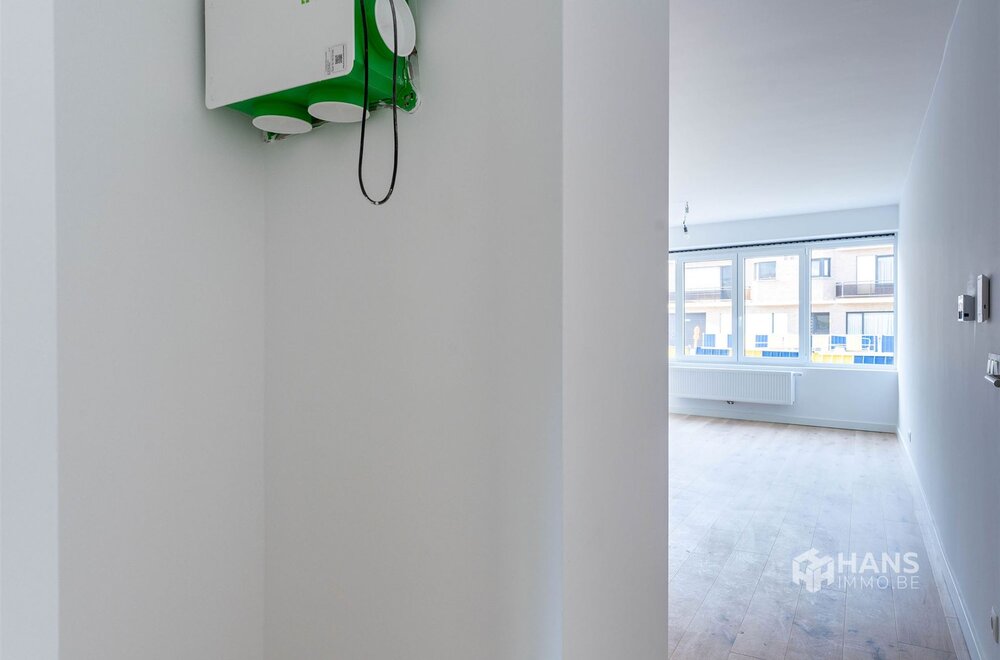 volledig-gerenoveerd-gelijkvloersappartement-76-m-met-tuin-153-m-in-deurne025.jpg