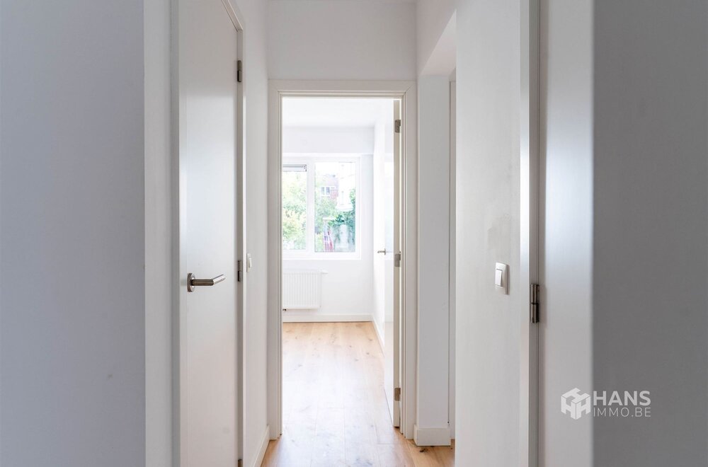 volledig-gerenoveerd-gelijkvloersappartement-76-m-met-tuin-153-m-in-deurne027.jpg