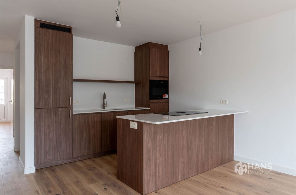 volledig-gerenoveerd-appartement-88-m-met-2-slaapkamers-en-terras-in-deurne005.jpg