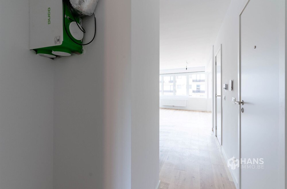 volledig-gerenoveerd-appartement-van-89-m-in-een-kleinschalig-gebouw-met-maar-vier-woningen-aan-de-drakenhoflaan-in-deurne013.jpg