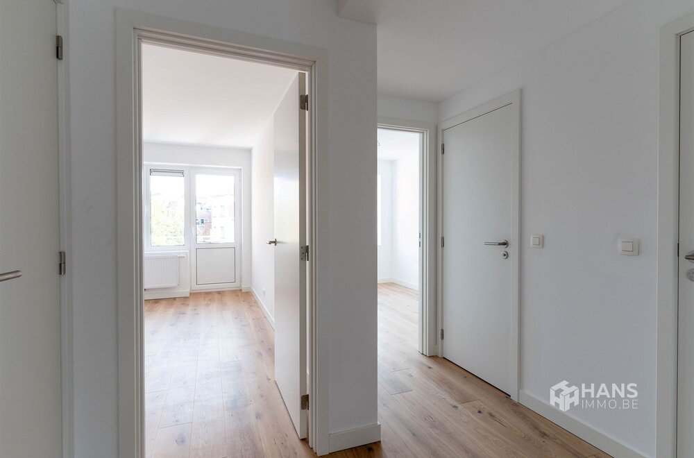 volledig-gerenoveerd-appartement-88-m-met-2-slaapkamers-en-terras-in-deurne014.jpg