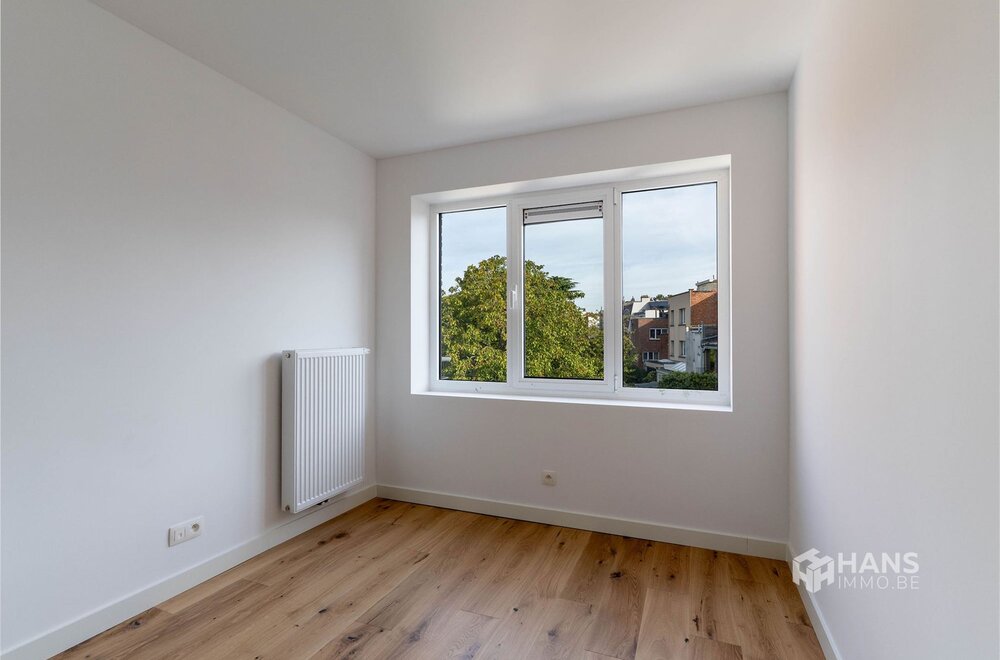 volledig-gerenoveerd-appartement-88-m-met-2-slaapkamers-en-terras-in-deurne018.jpg