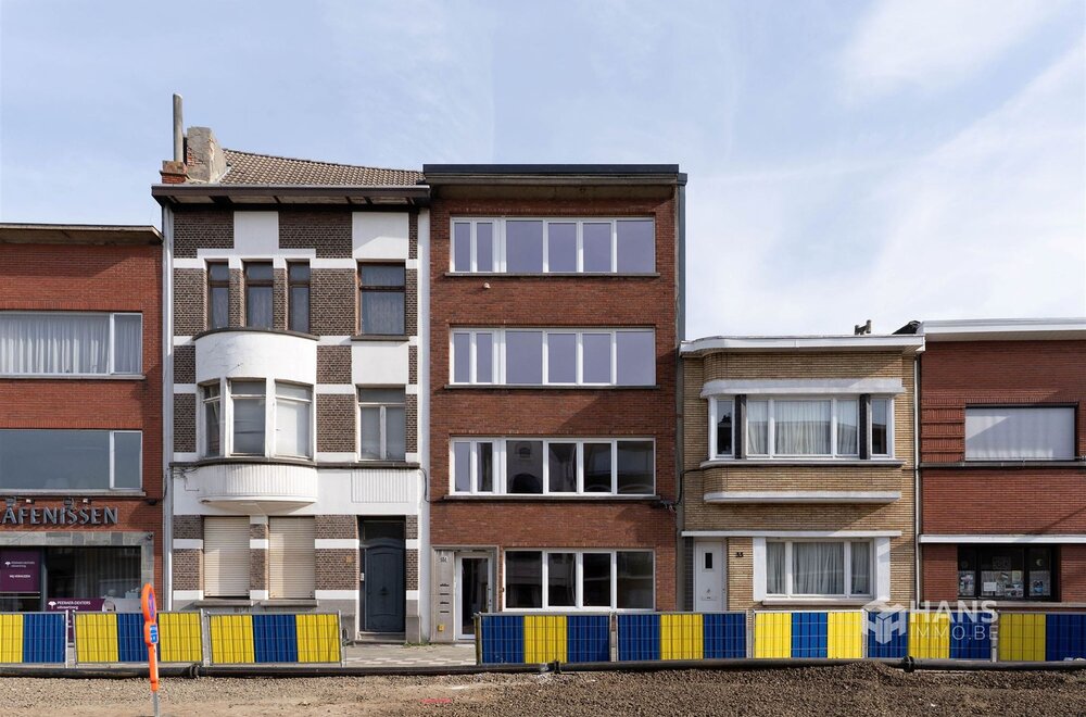 volledig-gerenoveerd-appartement-van-88-m-op-de-bovenste-verdieping-van-een-kleinschalig-gebouw-met-maar-vier-woningen-aan-de-drakenhoflaan-in-deurne-002.jpg