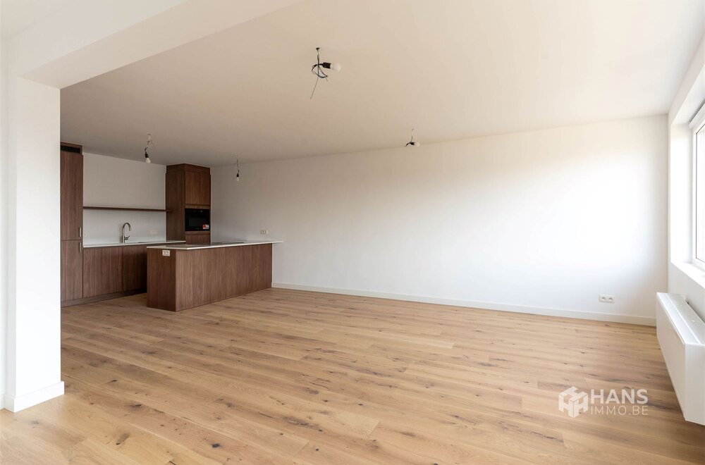 volledig-gerenoveerd-appartement-van-88-m-op-de-bovenste-verdieping-van-een-kleinschalig-gebouw-met-maar-vier-woningen-aan-de-drakenhoflaan-in-deurne-007.jpg
