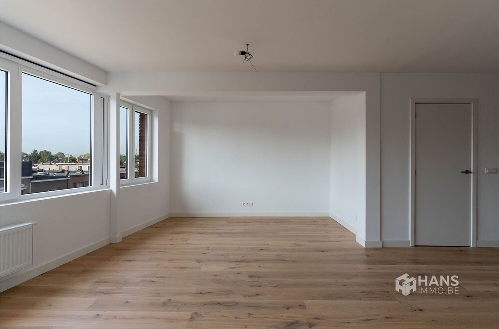 volledig-gerenoveerd-appartement-88-m-met-2-slaapkamers-en-terras-in-deurne009.jpg