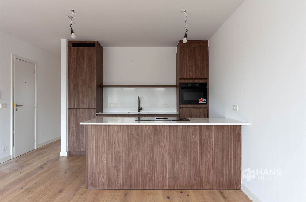 volledig-gerenoveerd-appartement-van-88-m-op-de-bovenste-verdieping-van-een-kleinschalig-gebouw-met-maar-vier-woningen-aan-de-drakenhoflaan-in-deurne-010.jpg