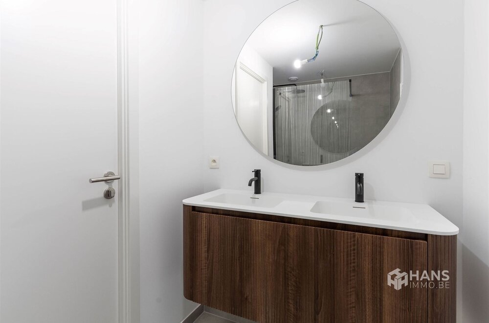 volledig-gerenoveerd-appartement-van-88-m-op-de-bovenste-verdieping-van-een-kleinschalig-gebouw-met-maar-vier-woningen-aan-de-drakenhoflaan-in-deurne-013.jpg