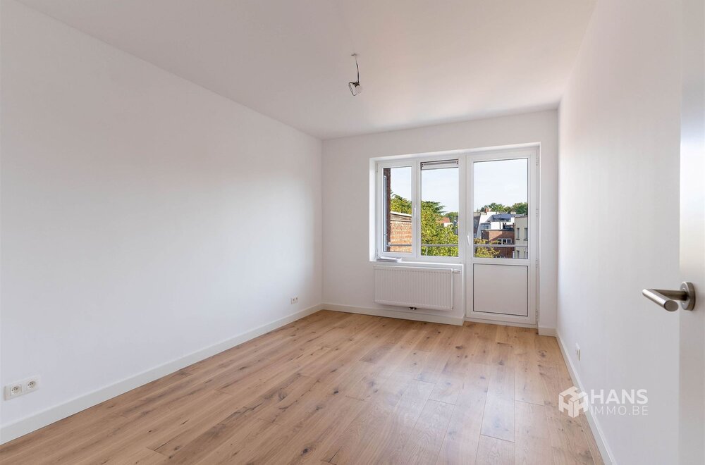 volledig-gerenoveerd-appartement-van-88-m-op-de-bovenste-verdieping-van-een-kleinschalig-gebouw-met-maar-vier-woningen-aan-de-drakenhoflaan-in-deurne-015.jpg