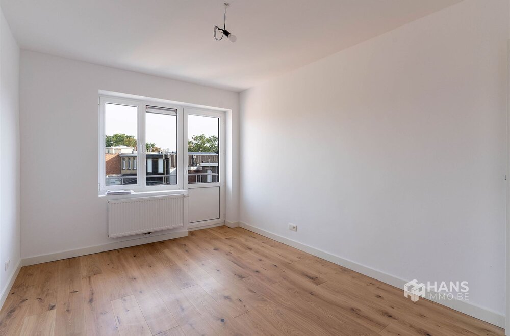 volledig-gerenoveerd-appartement-88-m-met-2-slaapkamers-en-terras-in-deurne016.jpg