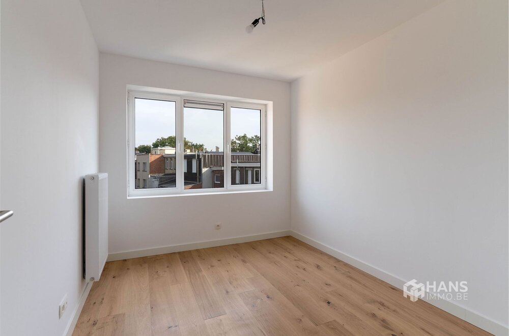 volledig-gerenoveerd-appartement-88-m-met-2-slaapkamers-en-terras-in-deurne017.jpg