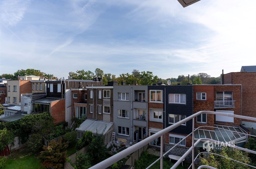 volledig-gerenoveerd-appartement-van-88-m-op-de-bovenste-verdieping-van-een-kleinschalig-gebouw-met-maar-vier-woningen-aan-de-drakenhoflaan-in-deurne-023.jpg