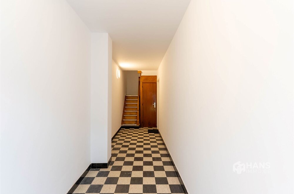 volledig-gerenoveerd-appartement-van-88-m-op-de-bovenste-verdieping-van-een-kleinschalig-gebouw-met-maar-vier-woningen-aan-de-drakenhoflaan-in-deurne-025.jpg
