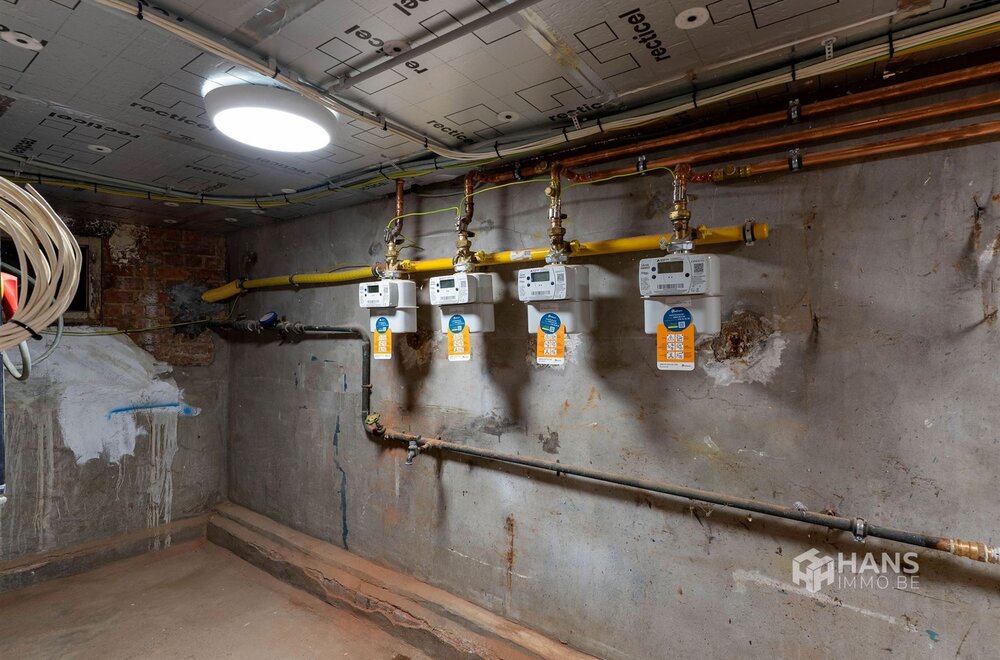 volledig-gerenoveerd-appartement-van-88-m-op-de-bovenste-verdieping-van-een-kleinschalig-gebouw-met-maar-vier-woningen-aan-de-drakenhoflaan-in-deurne-028.jpg