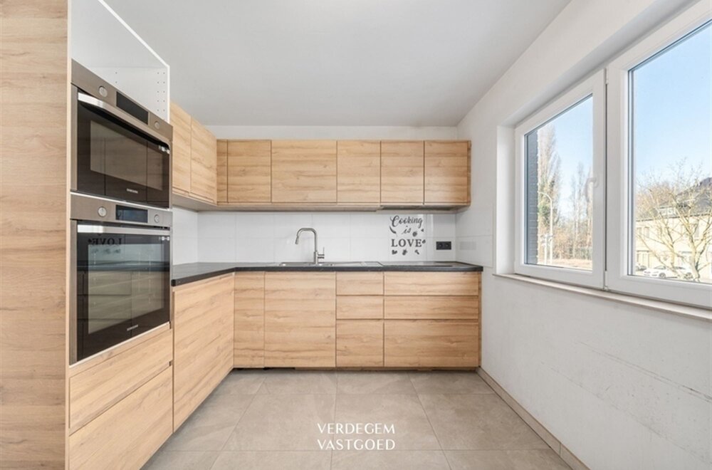 zichtbaarheid-ten-top-handelsruimte-284m-appartement-100m-op-strategische-ligging014.jpg