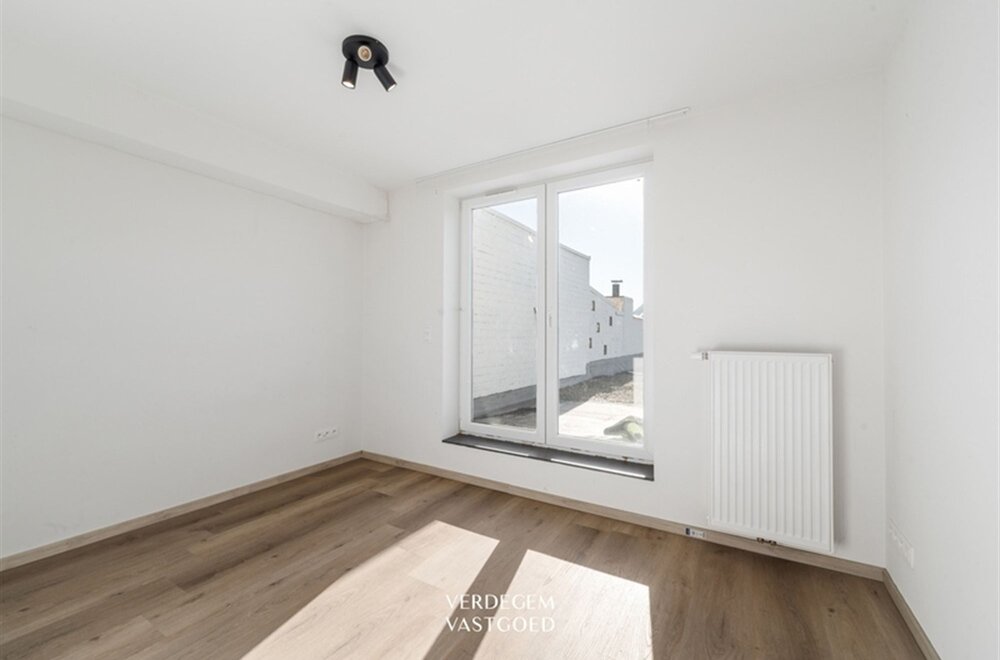 zichtbaarheid-ten-top-handelsruimte-284m-appartement-100m-op-strategische-ligging017.jpg