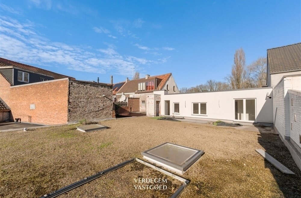 zichtbaarheid-ten-top-handelsruimte-284m-appartement-100m-op-strategische-ligging020.jpg