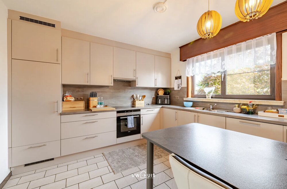 ruimte-woning-met-3-slaapkamers-terras-en-grote-tuin007.jpg