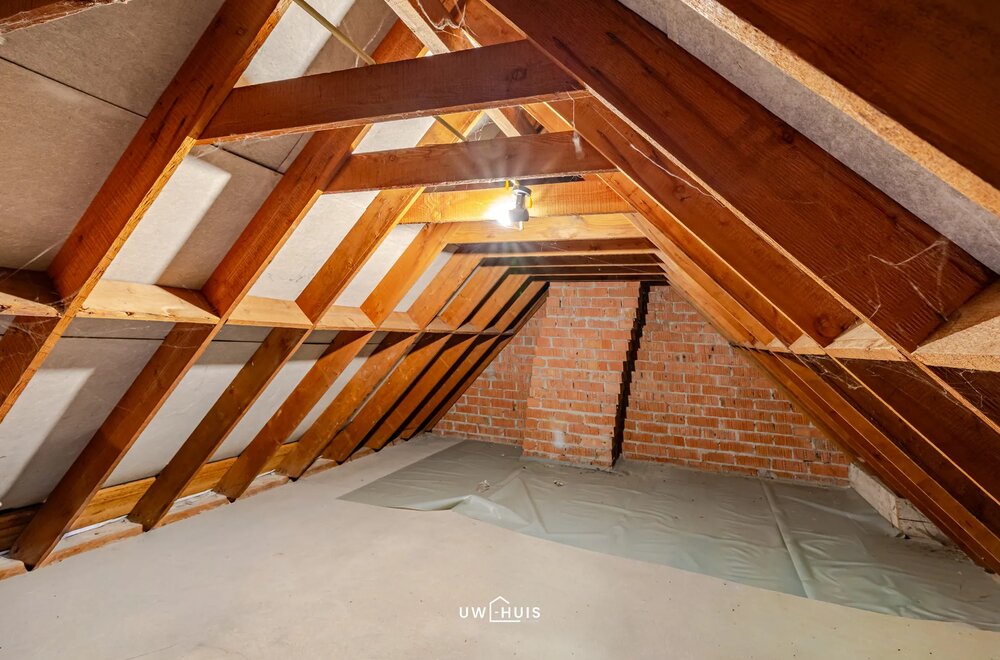 ruimte-woning-met-3-slaapkamers-terras-en-grote-tuin012.jpg
