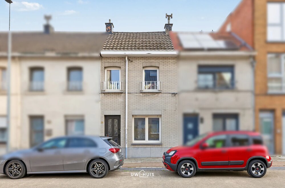 te-renoveren-woning-met-2-slkp-en-tuin-001.jpg